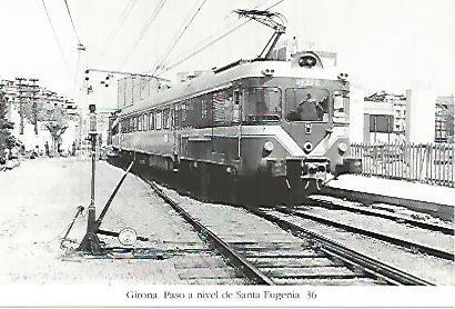 POSTAL 55197: Electrotren por el paso a nivel Santa Eugenia. Girona 20 abril 1971