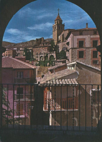Postal 016109: Vista parcial y torre de la catedral de Albarracin, Teruel