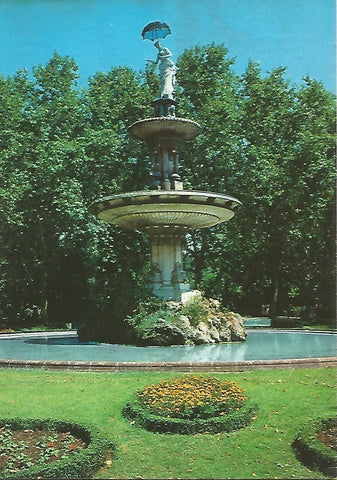 Postal 52055: BARCELONA - Parque de la Ciudadela. Dama del Paraguas