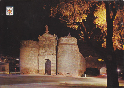 Postal 60204:  Puerta de Bisagra de noche (Toledo). 