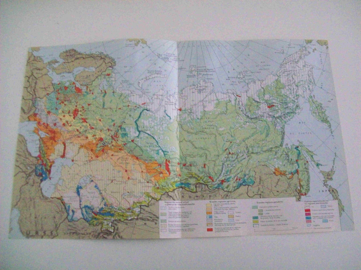 LAMINA LAROUSSE 70027: Mapa de la antigua URSS