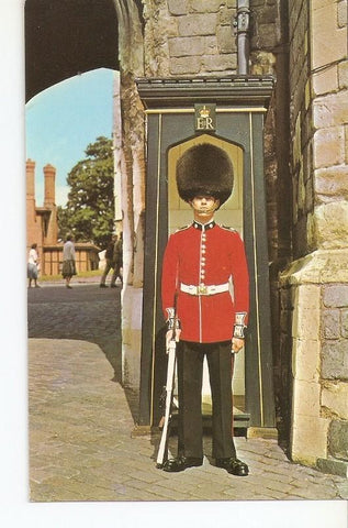 Postal 032112 : A Sentry at Henry VIII Gateway Windsor