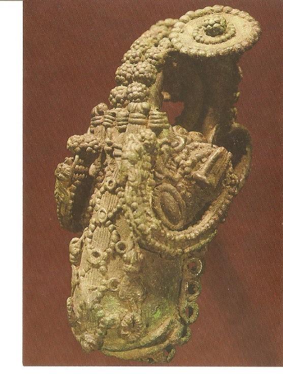 Postal 022139 : IGBO-Ukwu (9th century AD) ornate bronze pensant representing a ram head