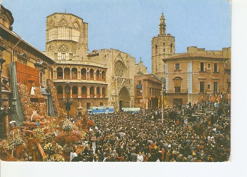Postal 020800 : Plaza de la Virgen y miguelete. Ofrenda de flores - Valencia