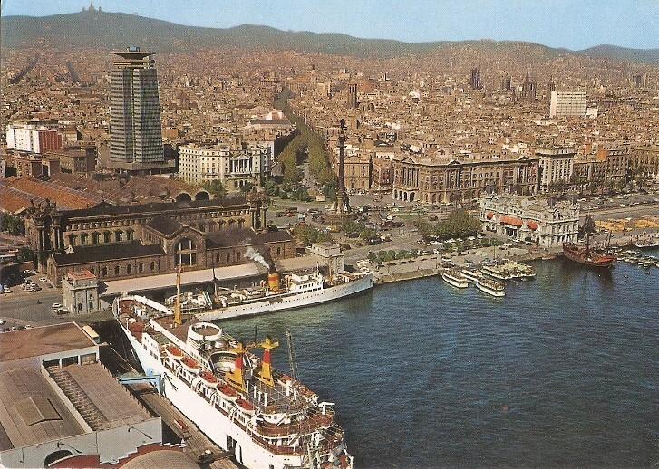 Postal 022520 : Puerto y vista parcial de la ciudad de Barcelona