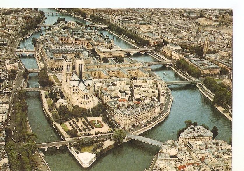 Postal 034526 : Paris. Vue aerienne de lille de la Cite et de Notre-Dame
