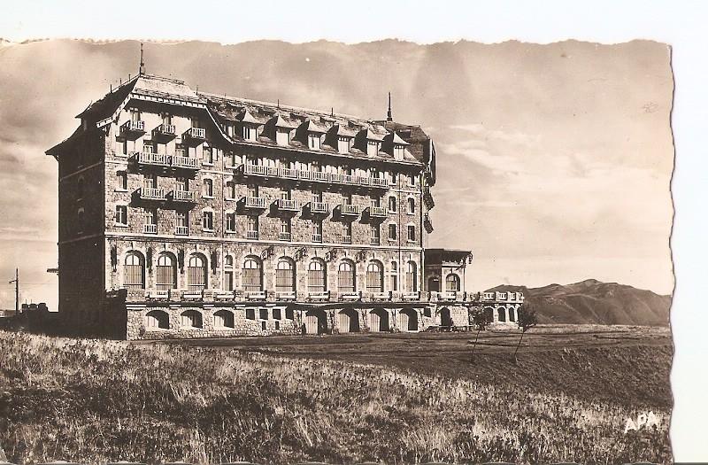 Postal 029114 : En Parcourant les Pyrenees, Luchon Superbargneres. LHôtel de Superbagneres