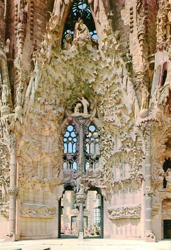 Postal 016652: BARCELONA - Sagrada Familia detalle de la fachada