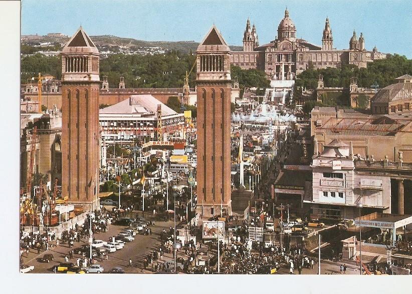 Postal 023308 : Entrada a la Exposicion y Palacion Nacional del Arte, Barcelona
