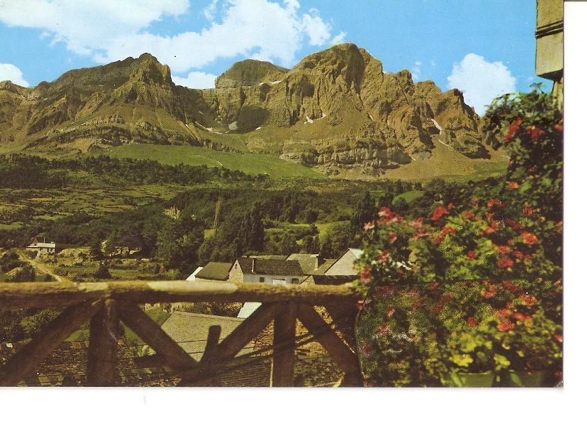 Postal 032630 : Alto Aragon (Huesca). Tramacastilla. Valle de Tena al fondo Peña Telera