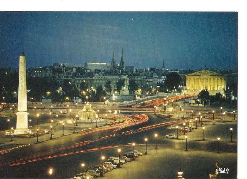 Postal 034523 : Paris. La Place de la Concorde et lAssemblee Nationale illuminees