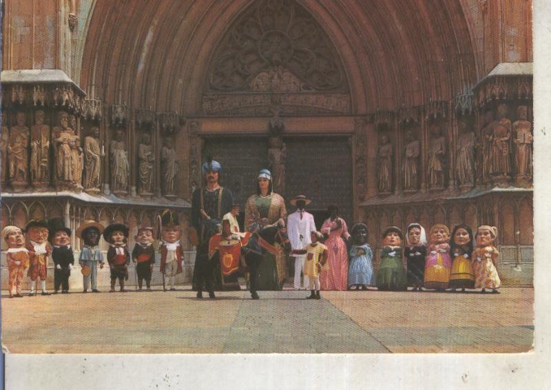 Postal 013104: Comparsa de Gigantes y Cabezudos delante de la catedral de Tarragona
