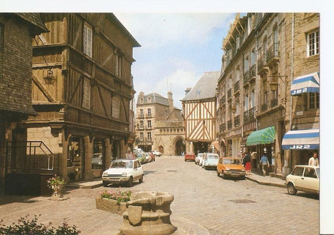 Postal 030287 : Dinan (Cotes du Nord) Place des Merciers