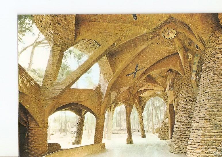 Postal 021398 : Cripta de la Colonia Güell, escalinata exterior