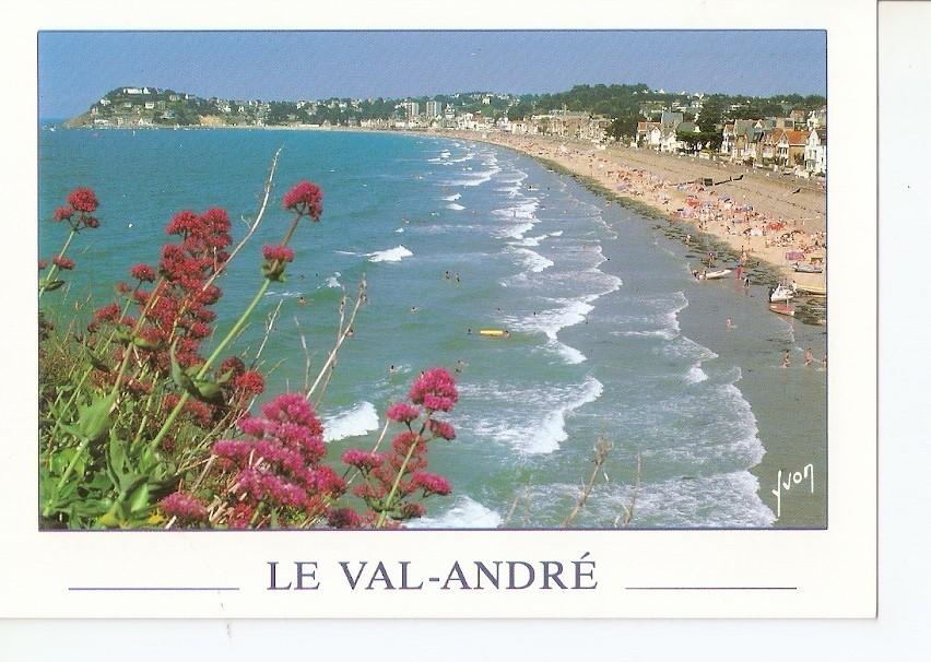 Postal 032979 : Le Val-Andre- La grande plage. Couleurs et Lumiere de France