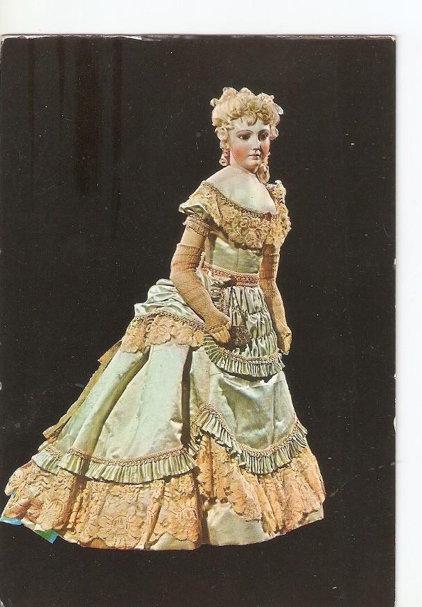 Postal 036718 : Museo Romantico Provincial. Coleccion de Muñecas Antiguas - Sitges. Muñeca de 1872. cuerpo de luda busto y cabeza de porcelana