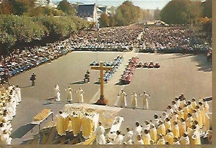 POSTAL 18035: LOURDES