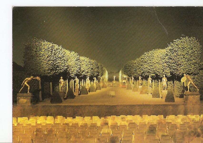 Postal 025960 : Hannover-Herrenhausen Das Gartenheater bei Nacht