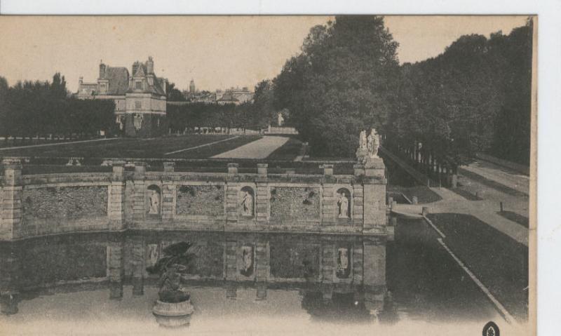 Postal B/N 0356 : Fontainebleau: La cascade et le pavillon sully