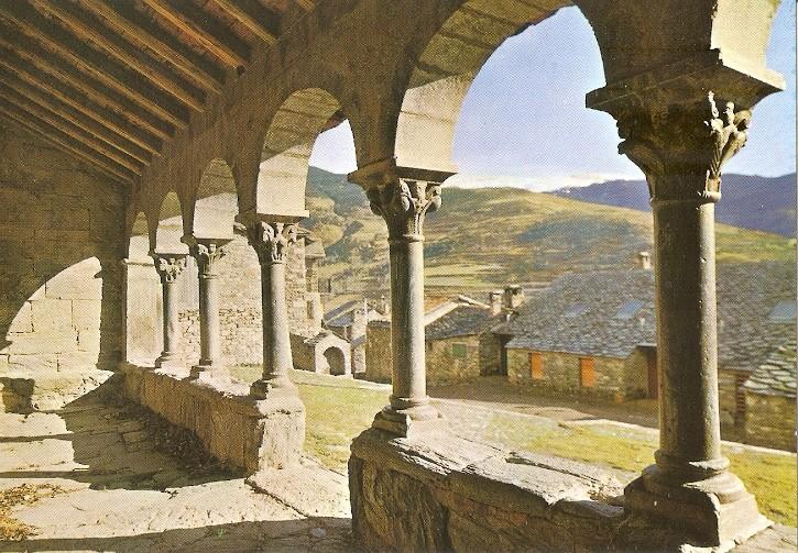 Postal 048663 : Caralps (Gerona). Portico de la iglesia romanica siglo XI