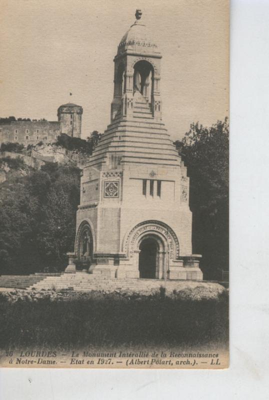 Postal B/N 0393 : Lourdes, le monument Interallie de la Reconnaissance a Notre Dame