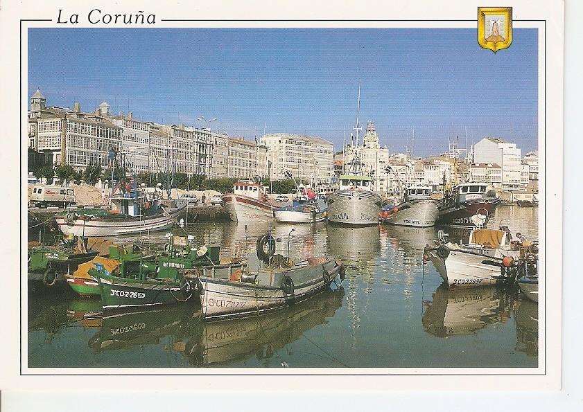 Postal 045066 : La Coruña. Puerto con la Marina al fondo