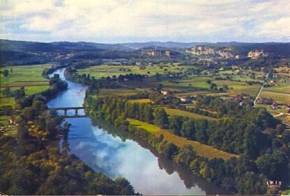 POSTAL 61460: Rio en valle de la Dordogne