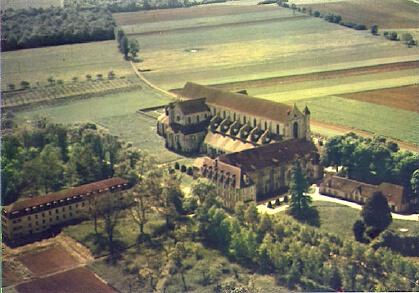 POSTAL 61493: Iglesia de Pontigny vista aerea