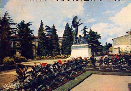 POSTAL 61511: Monumento en jardin