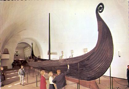POSTAL 61517: Nave vikinga en museo