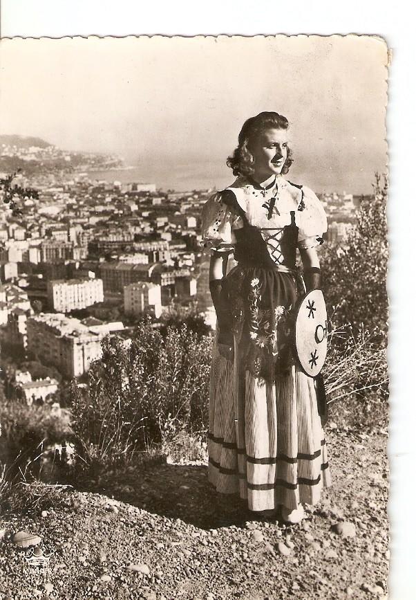 Postal 028512 : Nice - Jeune fille en costume local