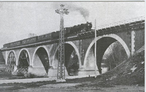 Postal 012379: Tren viajeros sobre el puente de los franceses