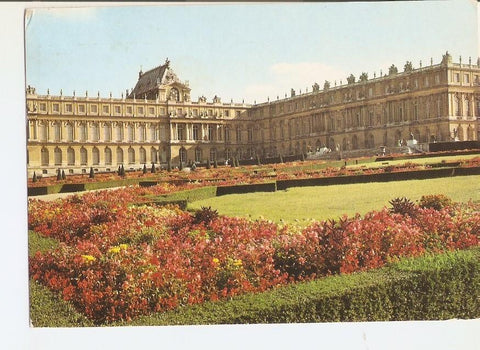 Postal 033638 : Versailles. The Castle the Flower-beds (North)