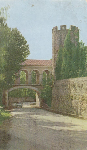 Postal 61124 : Castillo de Perelada. Jardin muralla y puente sobre