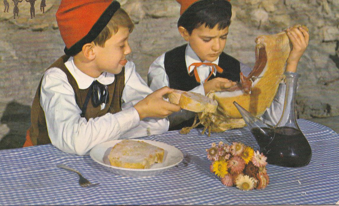Postal 61133 : Cortando jamon