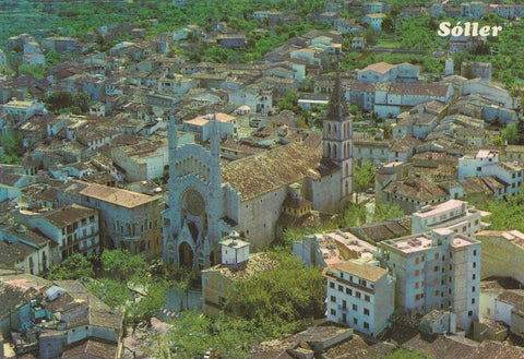 Postal 61264 : Mallorca (Baleares) España. Soller. Vista aerea. En primer termino la Iglesia Parroquial