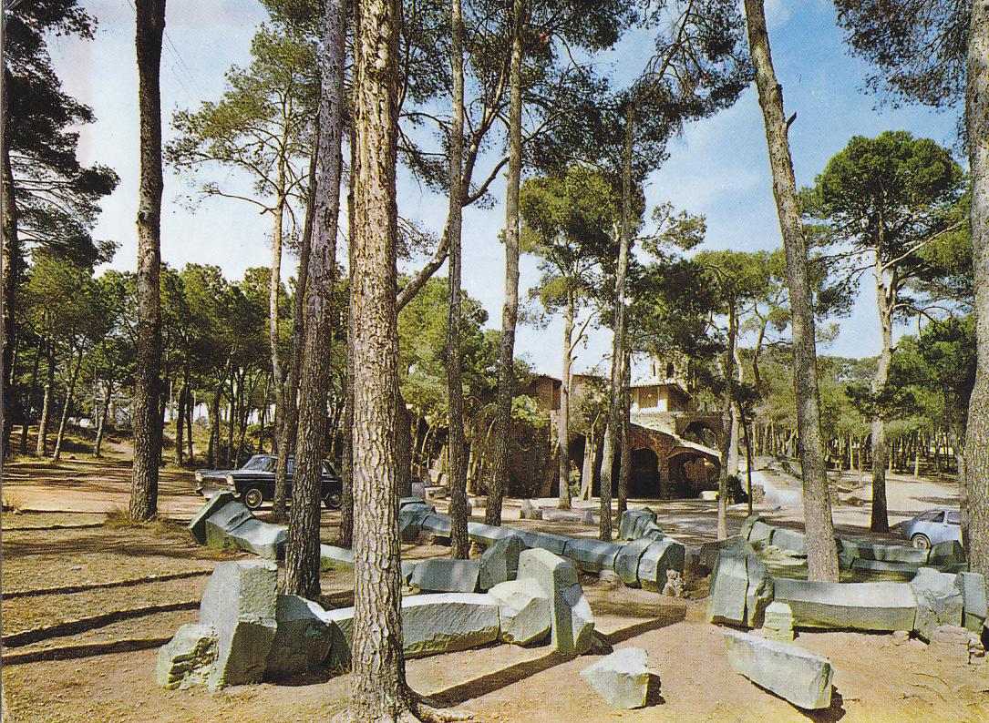 Postal 61469 : Gaudi. Santa Coloma de Cervello. Cripta de la Colonia Guell: vista general
