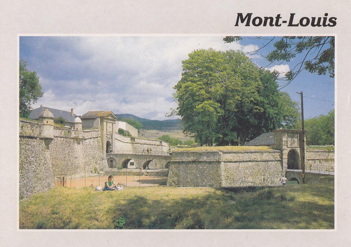 Postal 61510 : Mont-Louis. Les remparts