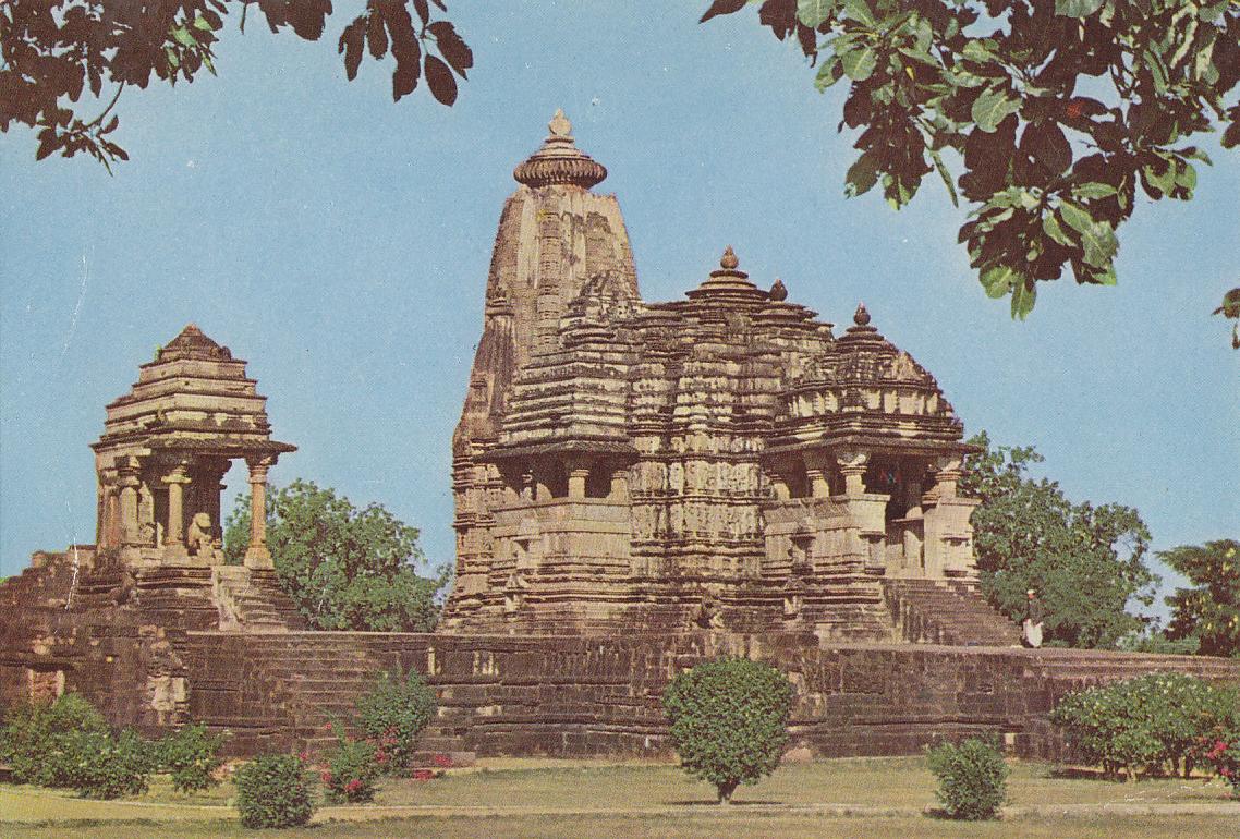 Postal 61534 : Side view of Jagdambi Temple. Khajurao