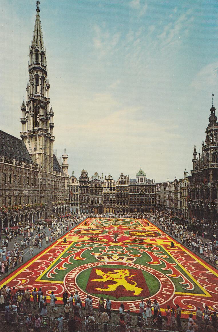 Postal 61686 : Bruxelles. Grand Place Tapis de fleurs