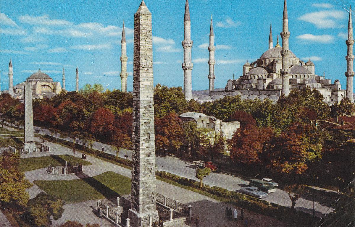 Postal 61808 : Istanbul ve ?aheserleri. Hipodrom ve Sultanhamet camii