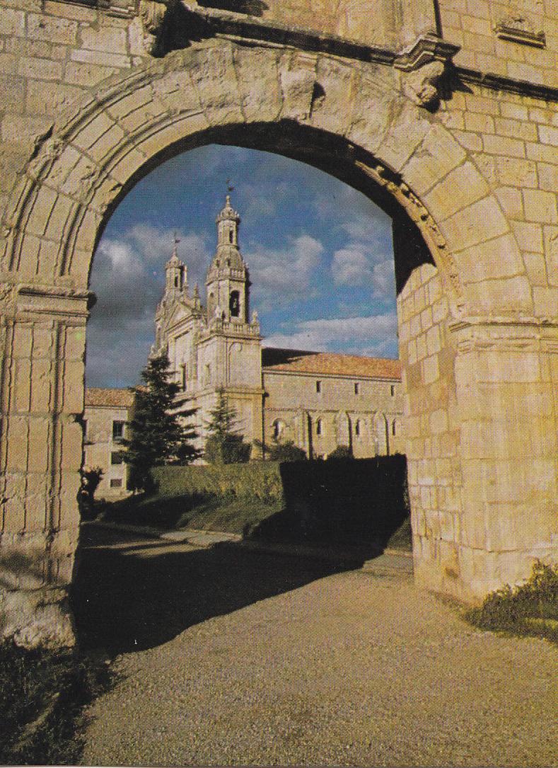 Postal 61844 : Monasterio de la Santa Espina (Valladolid). Arco de entrada y fachada de la oglesia