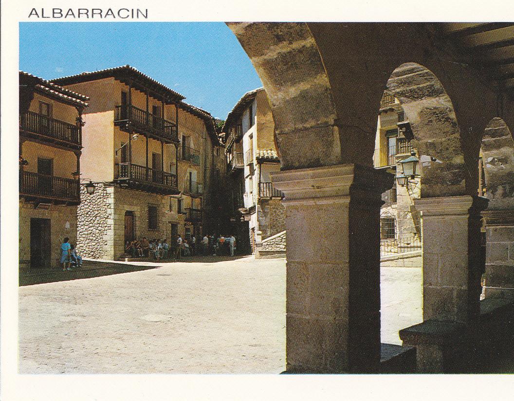 Postal 61863 : Albarracin (Teruel). Conjunto Artistico Monumental. Plaza Mayor