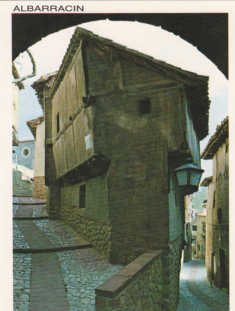 Postal 61869 : Albarracin (Teruel). Portal del Agua (Monumento Nacional)
