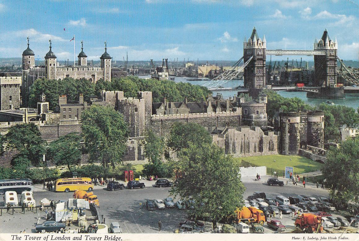 Postal 61877 : The Tower of London and Tower Brdige
