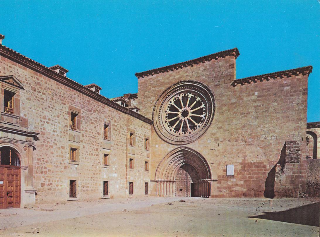 Postal 61903 : Monasterio Cisterciense de Santa Maria de Huerta (Soria). Fachada porteria e Iglesia (Siglos XII y XVII)