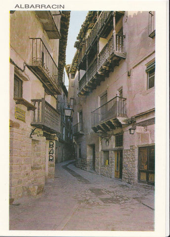 Postal 61925 : Albarracin (Teruel) tipica calle del portal de Molina (Monumento Nacional)