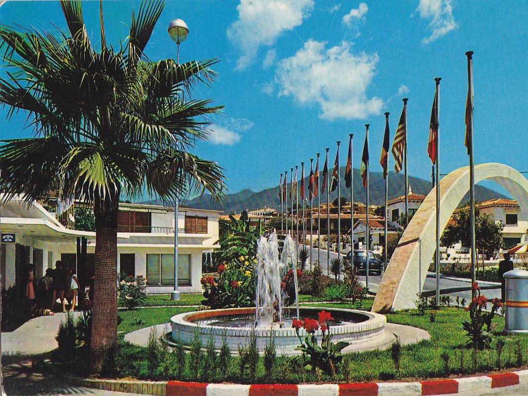 Postal 61980 : Costa del Sol. Fuengirola. Torreblanca del sol. Avenida principal