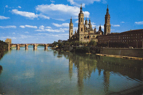 Postal 62109 : Zaragoza. Basilica Ntra. Sra. Del Pilar y rio Ebro al fondo Puente de Piedra