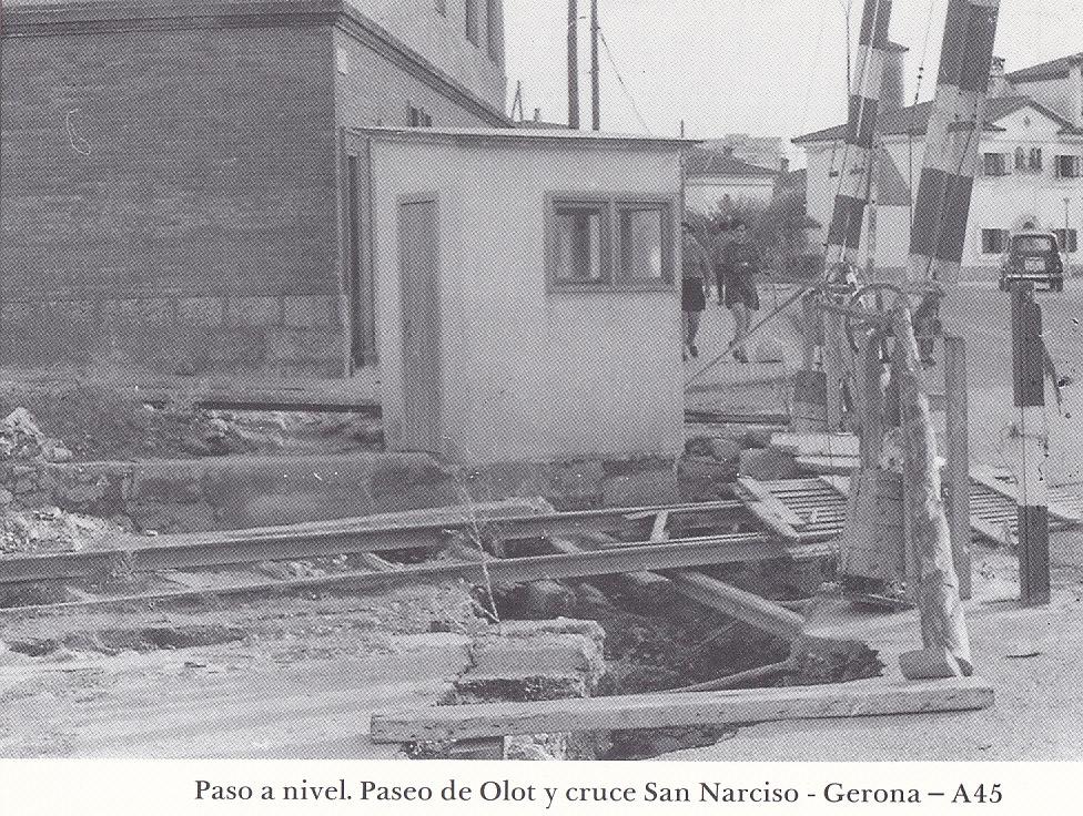 Postal 62173 : Paso a nivel. Paso de Olot y cruce San Narcisco - Gerona